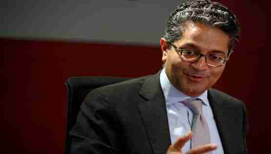 拉里·芬克（Larry Fink）如何让贝莱德（BlackRock）看好比特币，尽管其最大持有者持